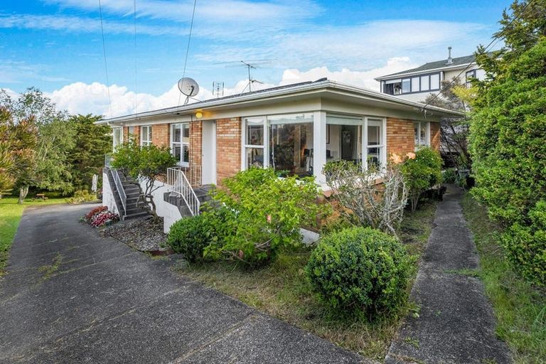 Photo of property in 1/58 Arran Road, Browns Bay, Auckland, 0630