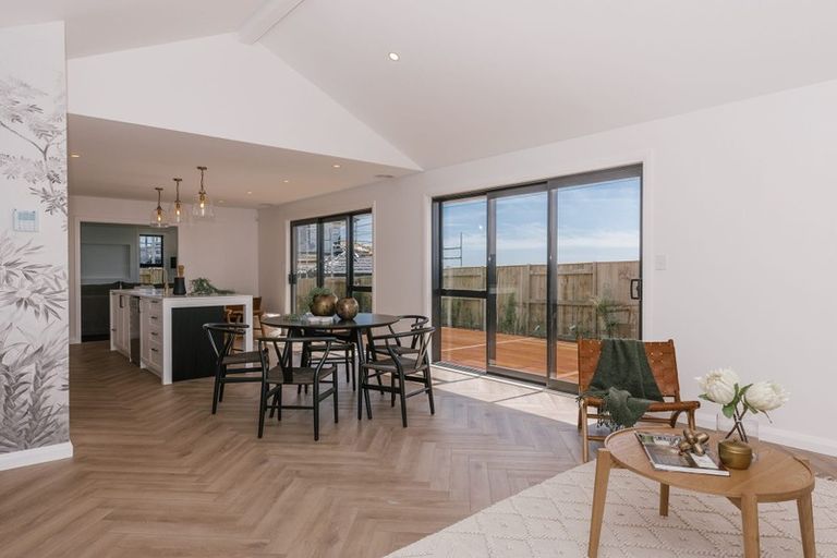 Photo of property in 5 Corsica Court, Fitzherbert, Palmerston North, 4410