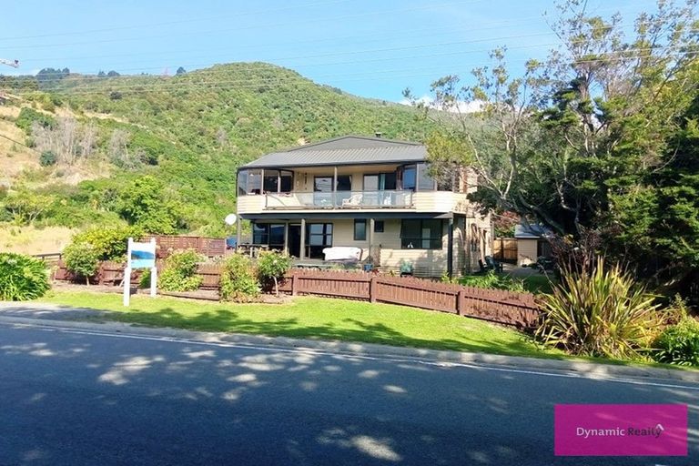 Photo of property in 318 Waikawa Road, Waikawa, Picton, 7220