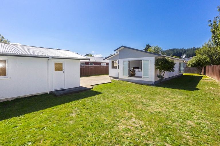 Photo of property in 53 Oregon Drive, Maoribank, Upper Hutt, 5018