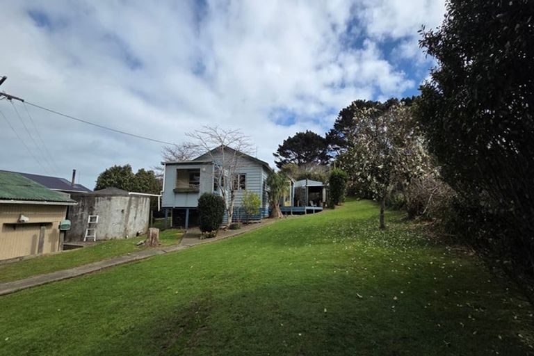 Photo of property in 110 Ngatawhiti Road, Te Kopuru, 0391
