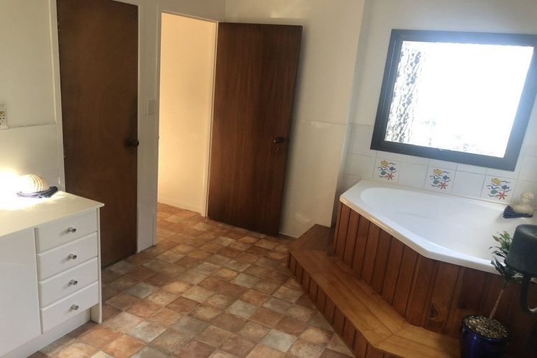 Photo of property in 202 Manganese Point Road, Tamaterau, Whangarei, 0174