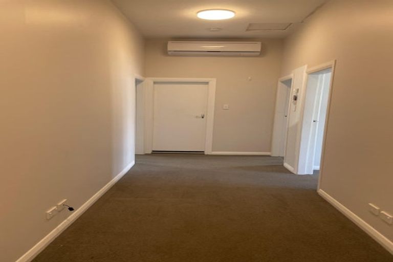 Photo of property in 8 Kenwyn Terrace, Newtown, Wellington, 6021