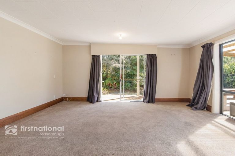 Photo of property in 22 Knights Lane, Grovetown, Blenheim, 7202