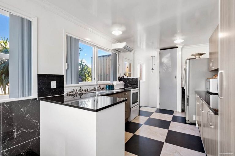 Photo of property in 93 Beaumonts Way, Manurewa, Auckland, 2102