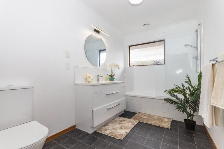 Photo of property in 5 Airport Drive, Milson, Palmerston North, 4414