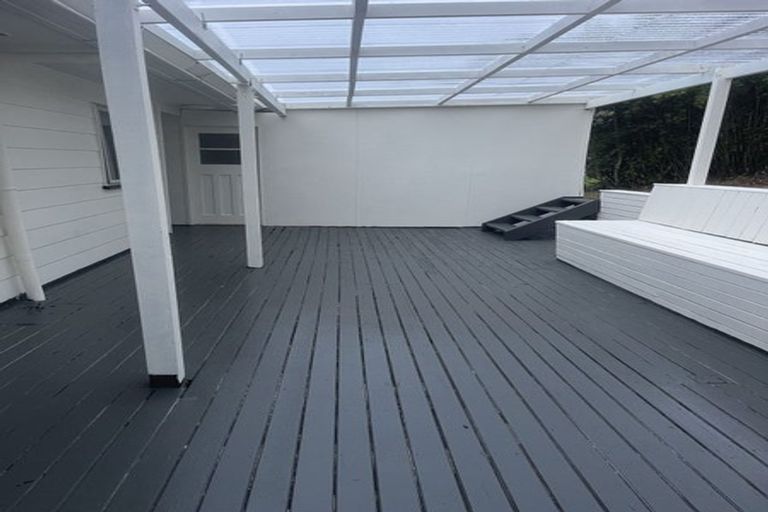 Photo of property in 17 Theban Place, Totara Vale, Auckland, 0629