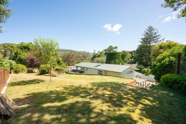 Photo of property in 8 Boscobel Lane, Tawa, Wellington, 5028