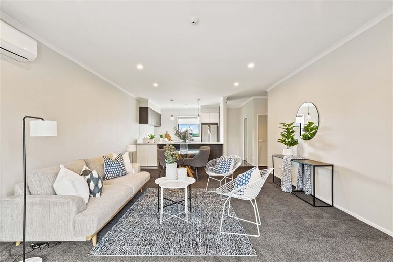 Photo of property in 215 Hobsonville Point Road, Hobsonville, Auckland, 0616