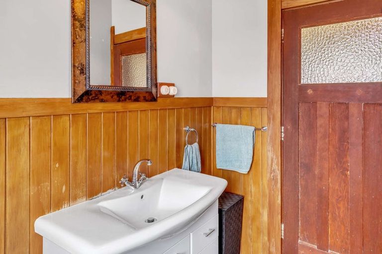 Photo of property in 12 Irving Street, Gore, 9710