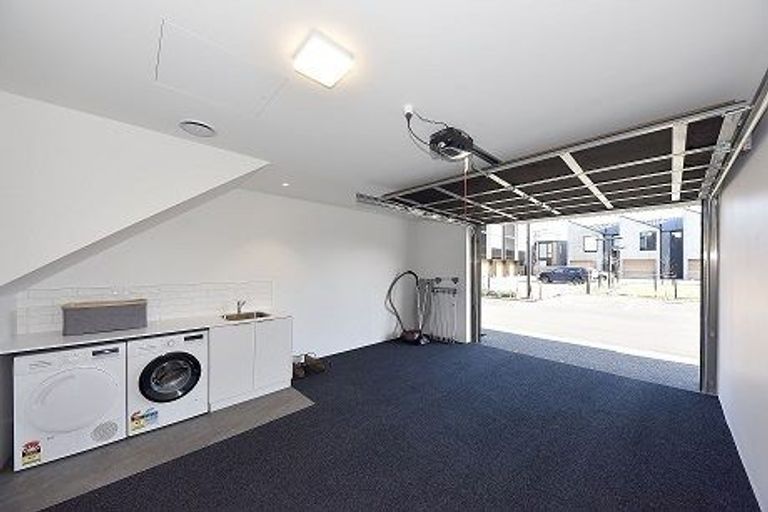 Photo of property in 3/25 Latimer Square, Christchurch Central, Christchurch, 8011