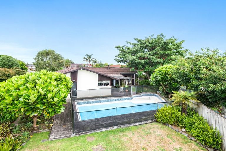 Photo of property in 25 Hazeldene Place, Opaheke, Papakura, 2113