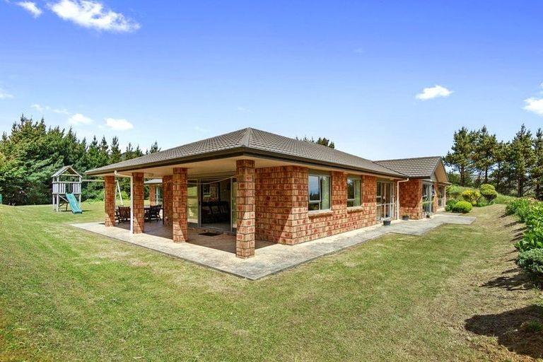 Photo of property in 50 Bing Lucas Drive, Tawa, Wellington, 5028