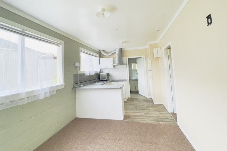 Photo of property in 12 Tahi Terrace, Glen Eden, Auckland, 0602