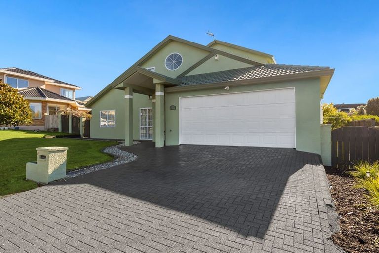 Photo of property in 46 Whiting Grove, West Harbour, Auckland, 0618