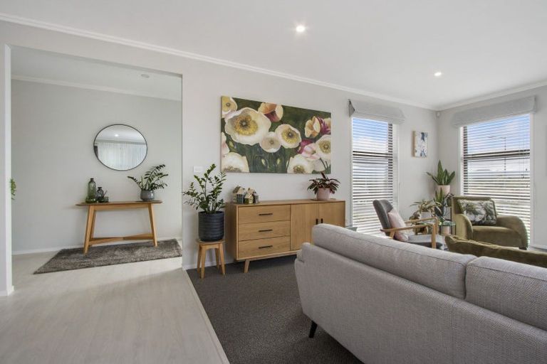 Photo of property in 2 Te Kaka Place, Omokoroa, 3114