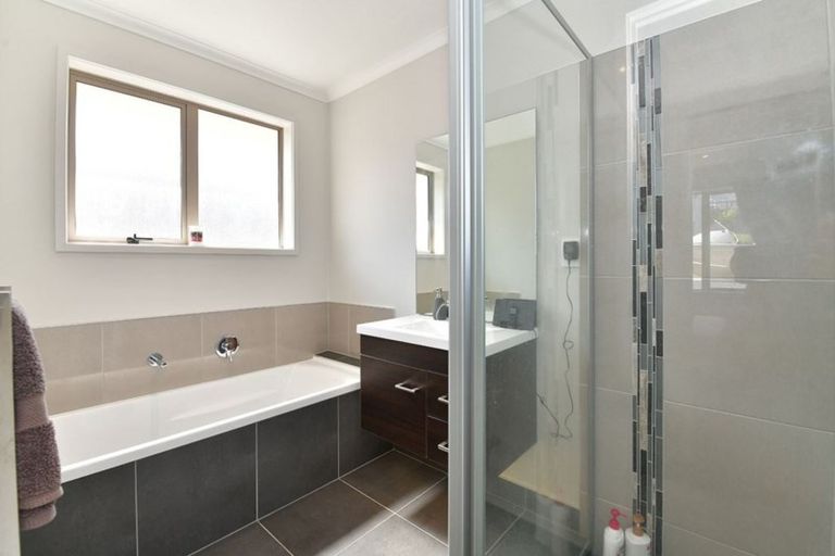 Photo of property in 8 Resolution Drive, Gulf Harbour, Whangaparaoa, 0930