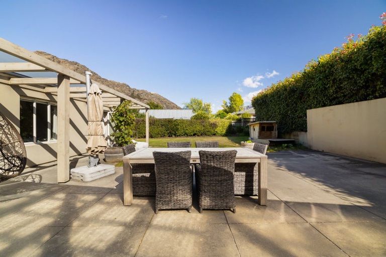 Photo of property in 18 Copper Beech Avenue, Frankton, Queenstown, 9300