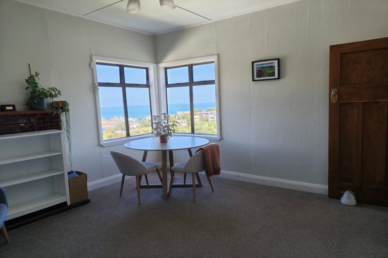 Photo of property in 17 Oku Street, Island Bay, Wellington, 6023