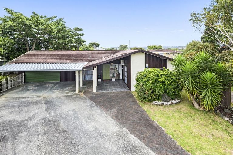 Photo of property in 25 Hazeldene Place, Opaheke, Papakura, 2113
