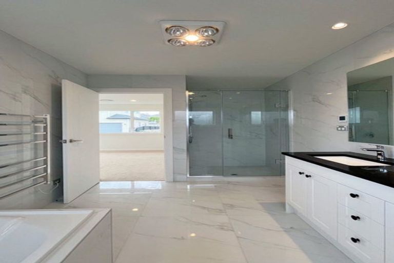 Photo of property in 30 Kenmure Avenue, Forrest Hill, Auckland, 0620