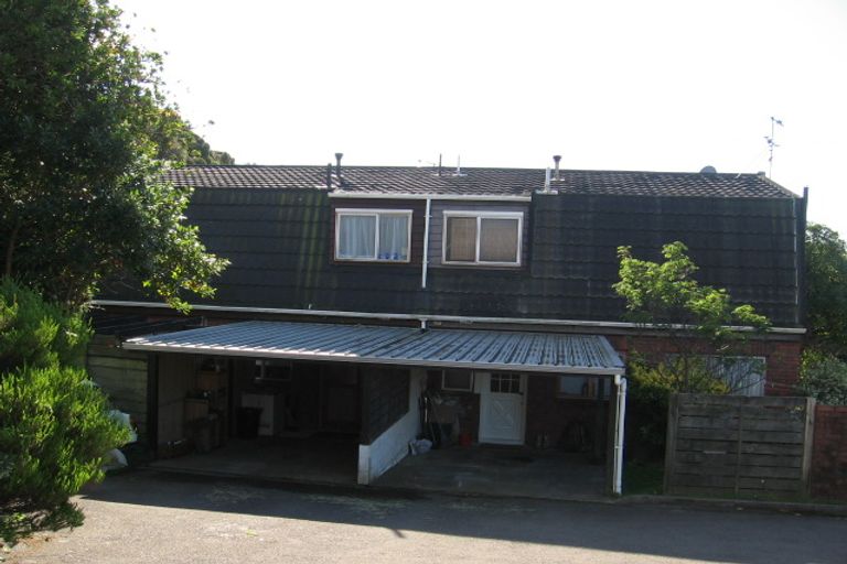 Photo of property in 83 Churton Drive, Churton Park, Wellington, 6037