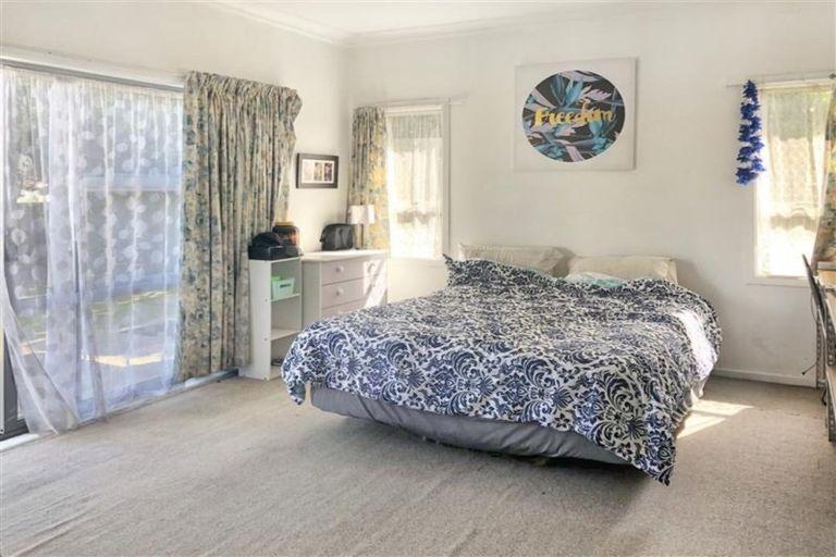 Photo of property in 1/49 Clevedon Road, Papakura, 2110