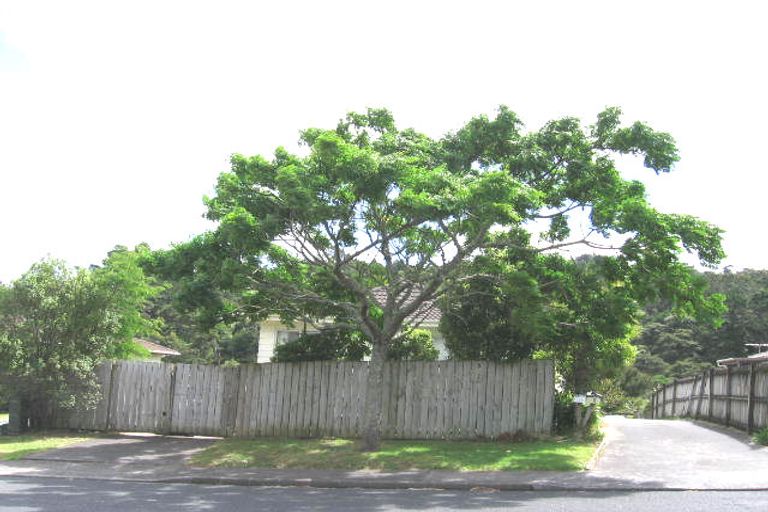 Photo of property in 2/130 Lynn Road, Bayview, Auckland, 0629
