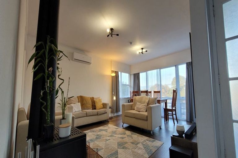 Photo of property in 7 Ranger Place, Wattle Downs, Auckland, 2103