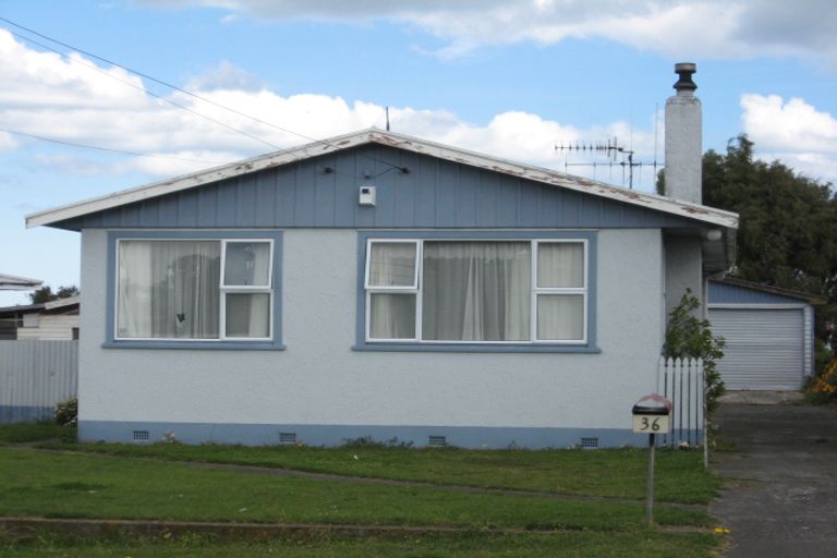 Photo of property in 36 Kowhai Street, Castlecliff, Whanganui, 4501