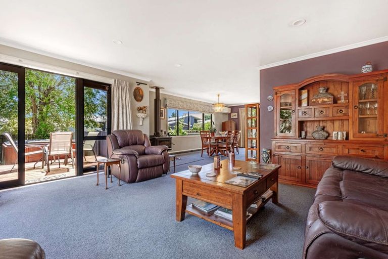 Photo of property in 2 Elmslie Place, Owhata, Rotorua, 3010