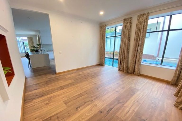 Photo of property in 11 Manor Park, Sunnyhills, Auckland, 2010