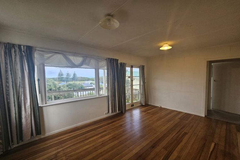Photo of property in 9 Karewa Street, Castlecliff, Whanganui, 4501