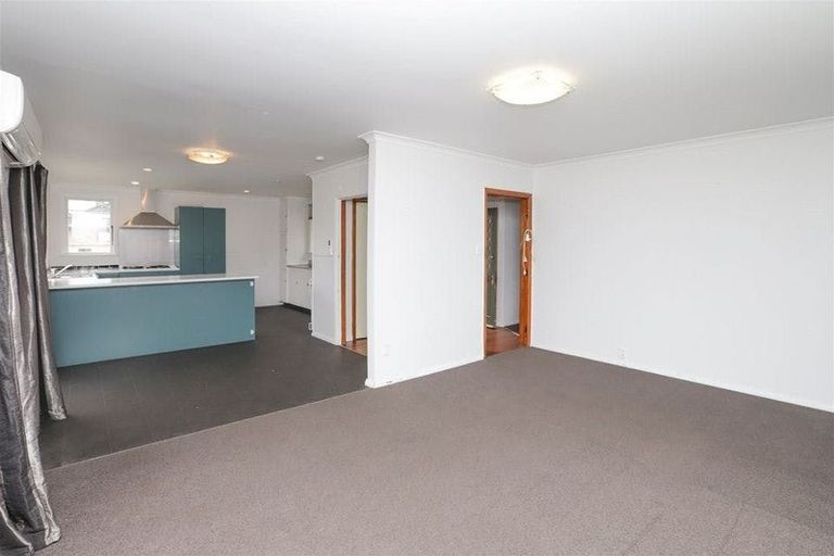 Photo of property in 35 Montgomery Crescent, Bader, Hamilton, 3206