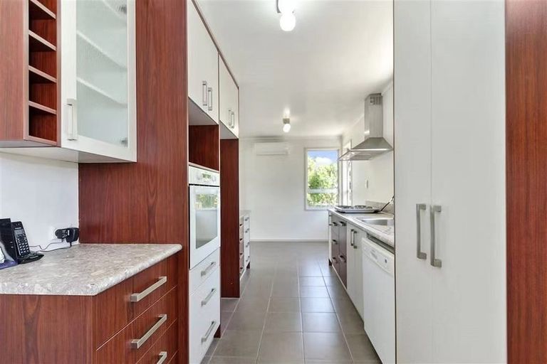 Photo of property in 58 Judkins Crescent, Cockle Bay, Auckland, 2014