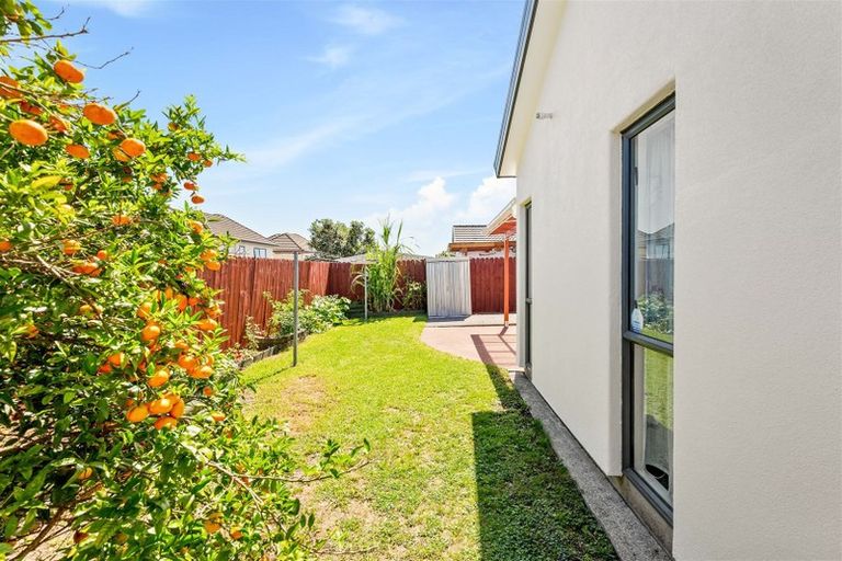 Photo of property in 22 Albizia Avenue, Henderson, Auckland, 0612