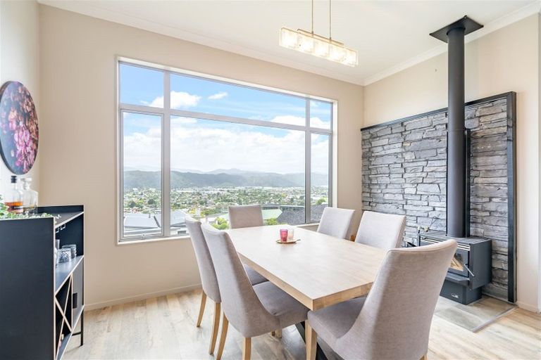 Photo of property in 15 James Nairn Grove, Riverstone Terraces, Upper Hutt, 5018