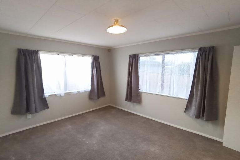 Photo of property in 25 Kahukura Avenue, Waitarere Beach, Levin, 5510