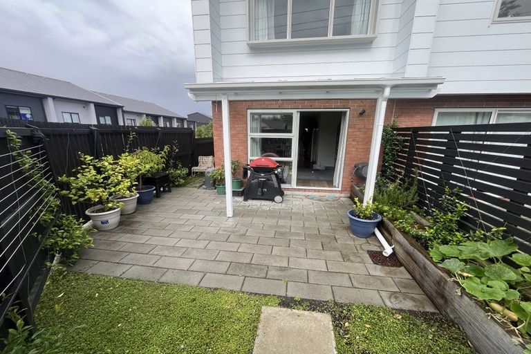 Photo of property in 325 Glengarry Road, Glen Eden, Auckland, 0602