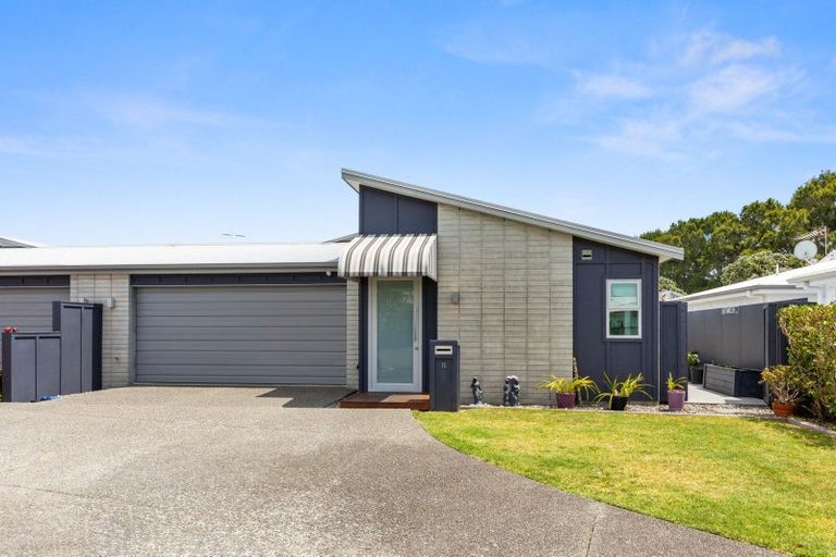 Photo of property in 15 Lennon Way, Papamoa Beach, Papamoa, 3118