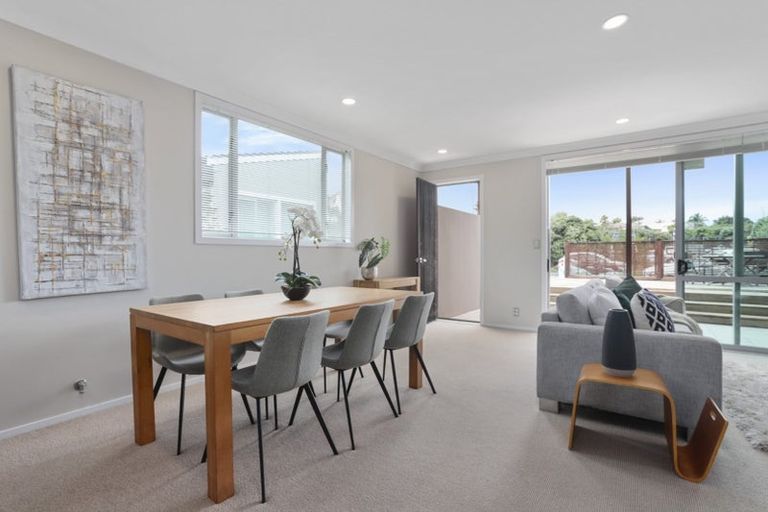 Photo of property in 9f Clearwater Cove, West Harbour, Auckland, 0618