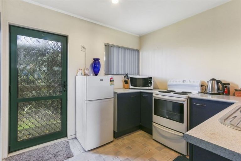 Photo of property in 256 Triangle Road, Massey, Auckland, 0614