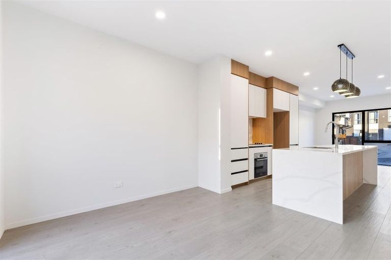 Photo of property in 6 Lawson Creek Street, Massey, Auckland, 0614