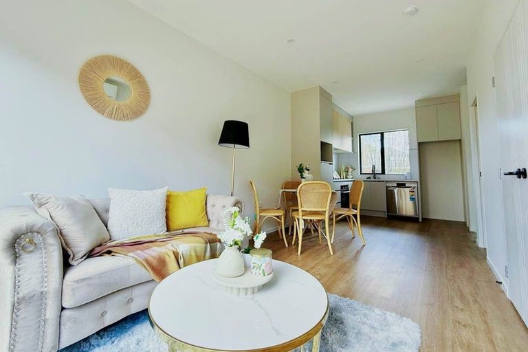 Photo of property in 3/442 Old Te Atatu Road, Te Atatu Peninsula, Auckland, 0610