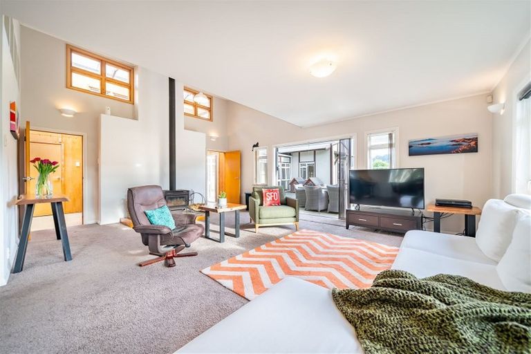 Photo of property in 24 Glen Road, Stokes Valley, Lower Hutt, 5019