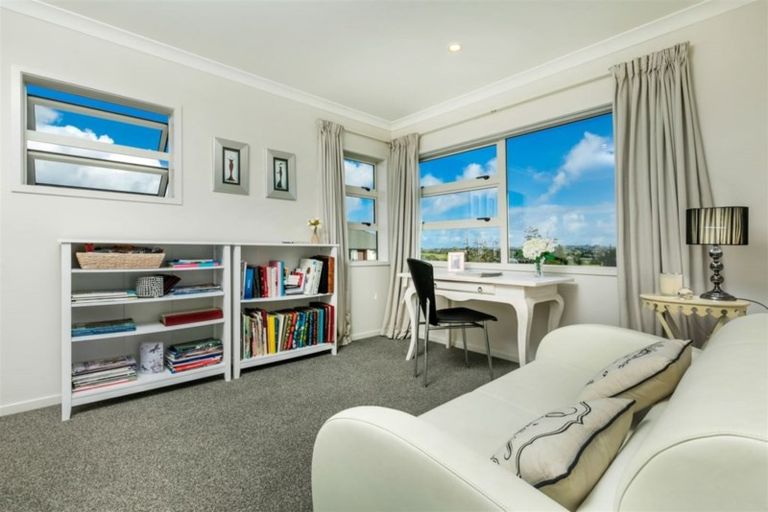 Photo of property in 7 Waiarohia Place, Hobsonville, Auckland, 0616