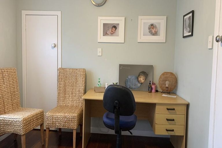 Photo of property in 274a Te Atatu Road, Te Atatu South, Auckland, 0610