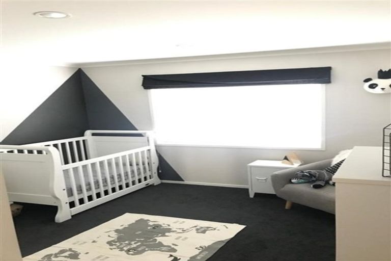 Photo of property in 76 Sunstone Crescent, Timberlea, Upper Hutt, 5018