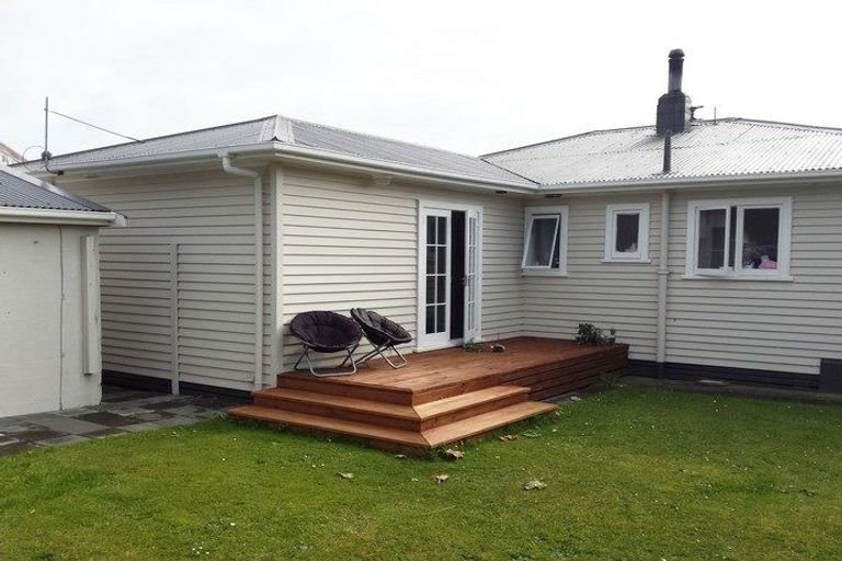 Photo of property in 6 Rarawa Place, Vogeltown, New Plymouth, 4310