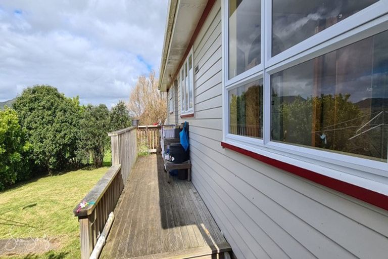 Photo of property in 21 Doctors Hill Road, Maungaturoto, 0520